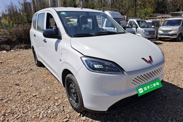 Used Wuling Hongguang New Energy 2025 Extended-Range Hybrid 50 km Standard Version Front Right 45 Deg