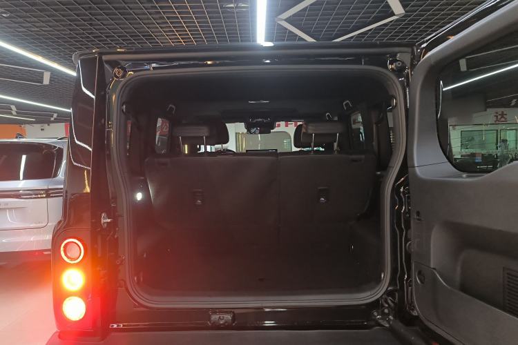 Used 212 T01 2024 2.0T Explorer