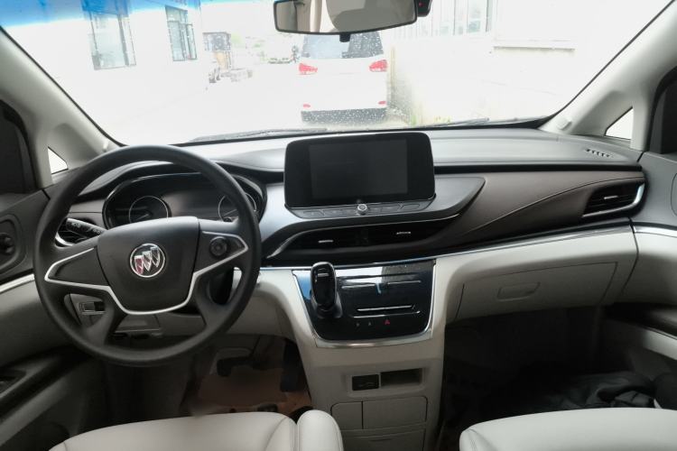 Used Buick GL8 2023 Land Executive Class Comfort Model Center Console