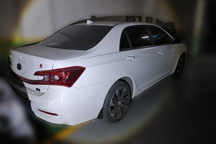 Used BYD Qin New Energy 2015 1.5T Dual-Crown Flagship Plus Edition
