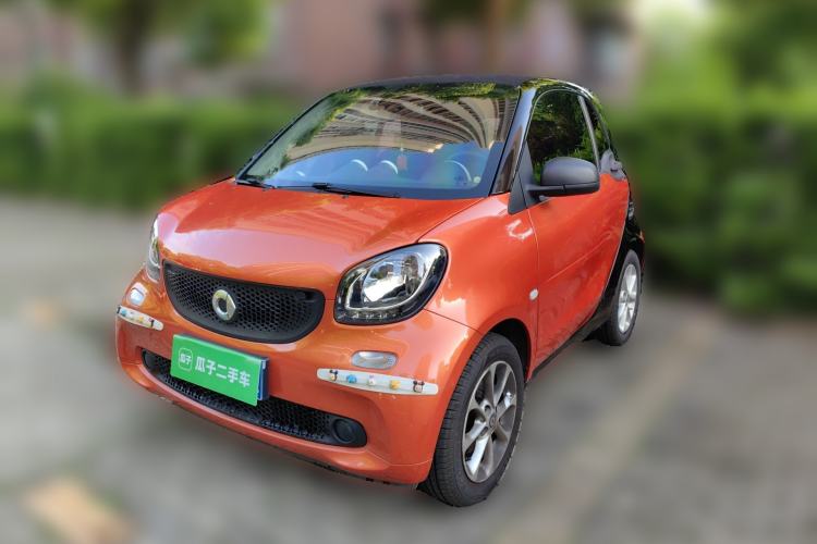 Used smart fortwo 2015 1.0L 52 kW hardtop Dynamic version