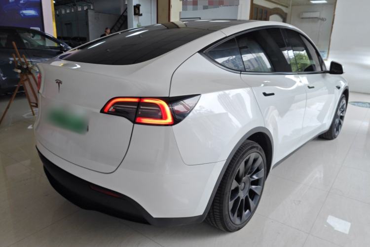 Used Tesla Model Y 2024 Rear-Wheel-Drive Version Rear Right 45 Deg