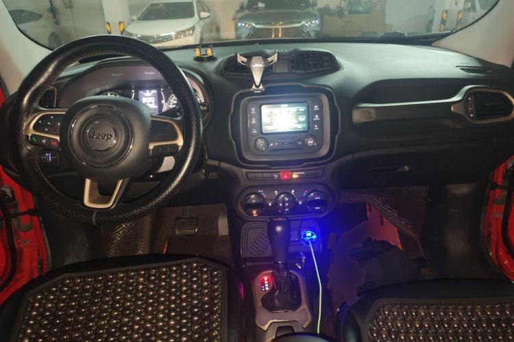 Used Jeep Renegade 2017 180T Automatic Jingneng Edition Center Console