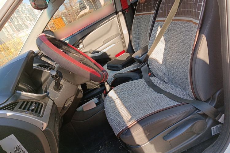 Used SsangYong Korando 2015 2.0L Two-Wheel Drive Manual ZhiZhen Edition Left Front Seat