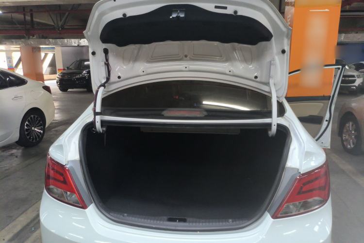 Used Hyundai Verna (older generation) 2014 1.4L Manual Top-Tier Model TOP
