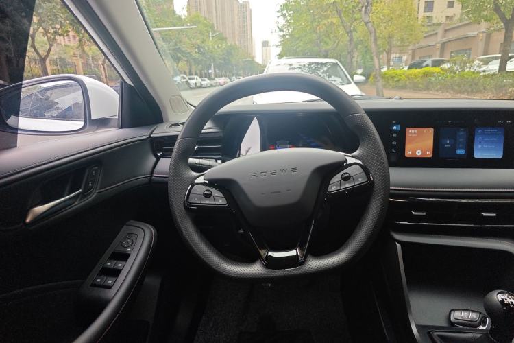 Used Roewe i5 2023 1.5L Manual Comfort Edition