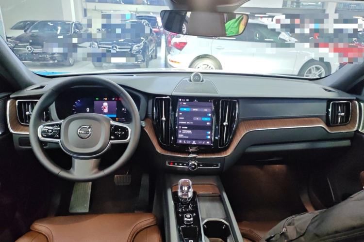 Used Volvo XC60 New Energy 2023 T8 Plug-in Hybrid Long-Range All-Wheel Drive Intelligent Luxury and Enjoyment Edition
