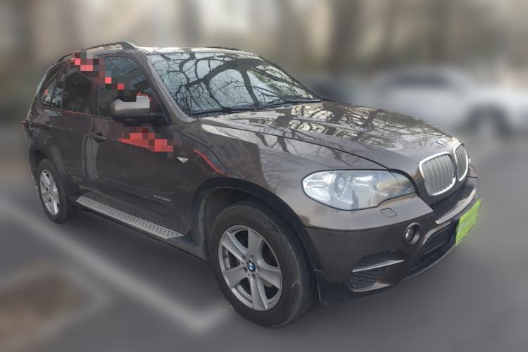 Used BMW X5 2011 xDrive35i Leading Model Front Right 45 Deg