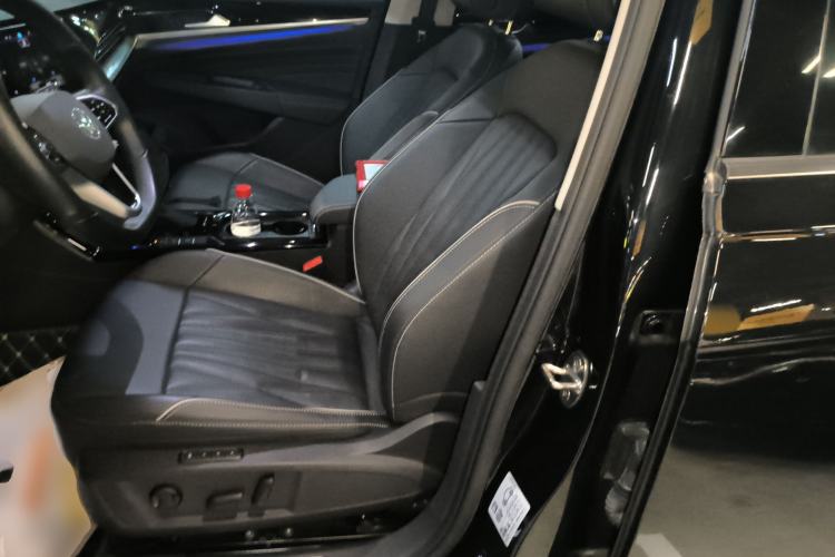 Used Volkswagen Passat 2023 330TSI Luxury Edition