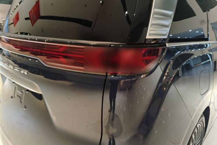 Used Denza D9 2022 DM-i 970 Four-Wheel Drive Flagship Model Exterior 3