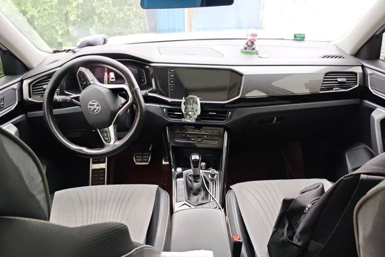 Used Volkswagen Tayron X 2020 330TSI Two-Wheel Drive Luxury Smart Connectivity Version Center Console