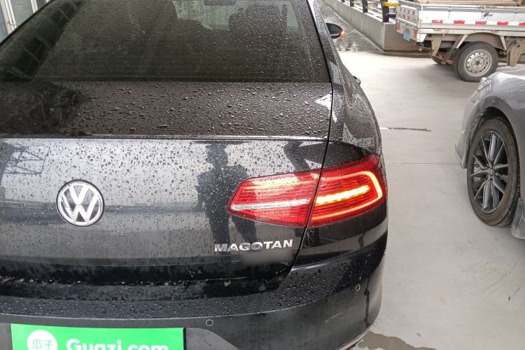 Used Volkswagen Magotan 2019 330TSI DSG Luxury Version China VI Standard Right Rear Taillight