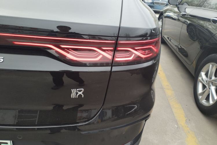 Used BYD Han 2024 EV Glory Edition 506KM Front-Wheel-Drive Premium Model Right Rear Taillight