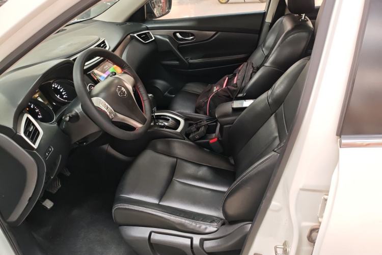 Used Nissan X-Trail 2015 2.0L CVT Comfort MAX Edition 2WD
