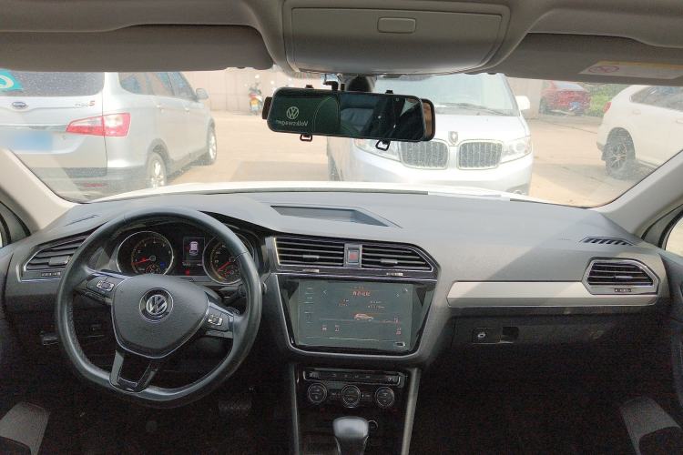 Used Volkswagen Tiguan L 2019 Updated Version 330TSI Automatic Two-Wheel Drive Panoramic Comfort Edition China VI Standard
