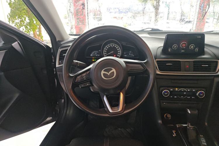 Used Mazda 3 Axela 2017 Sedan 1.5L Automatic Luxury Model Emission Standard China V Steering Wheel