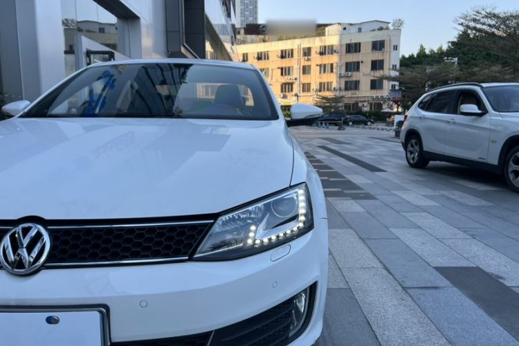 Used Volkswagen Sagitar 2013 2.0 TSI GLI Left Front Headlight