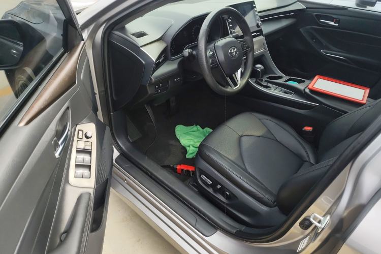 Used Toyota Avalon 2019 2.0L Luxury Edition China VI Standard Driver Seat