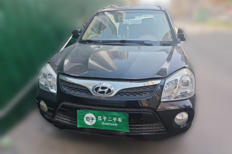 Used Hyundai Tucson 2013 2.0L Manual Two-Wheel Drive Fashion Edition Front