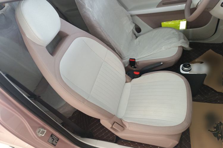 Used Geely Galaxy Panda 2025 210 km – Yuanqi Bear Right Front Seat