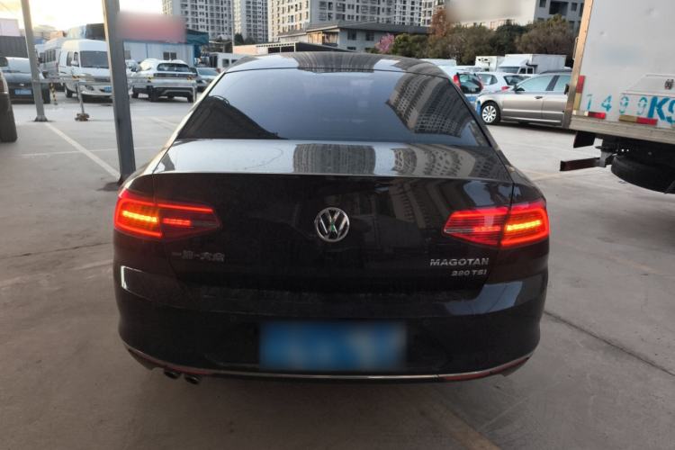 Used Volkswagen Magotan 2018 280TSI DSG Leading Model
