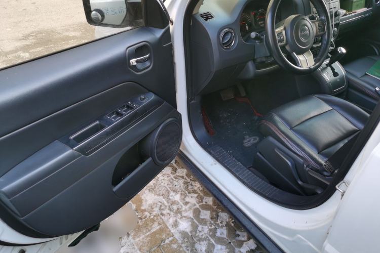 Used Jeep Patriot 2014 2.4L Serpentine Collection Edition
