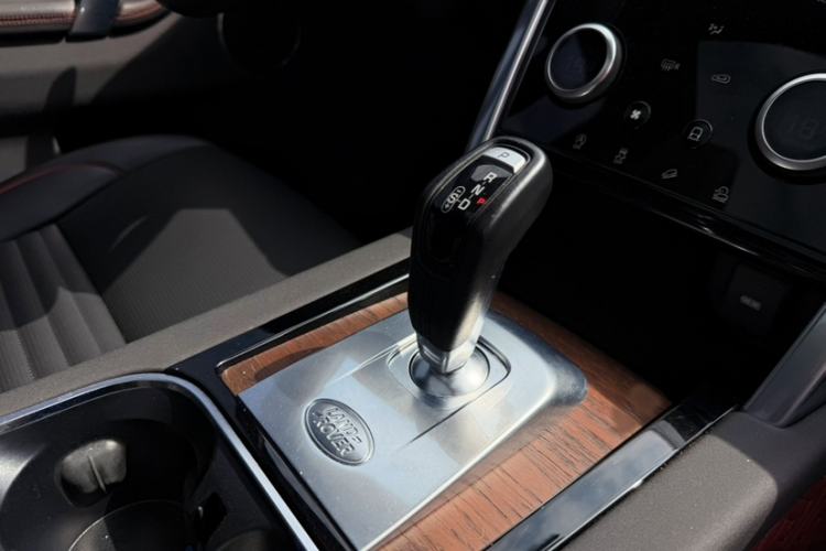 Used Land Rover Discovery Sport 2022 249 PS R-Dynamic S Performance Edition 5 Seats Interior 2