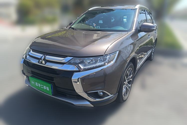 Used Mitsubishi Outlander 2016 2.4L 4x4 Luxury Edition 7-Seater