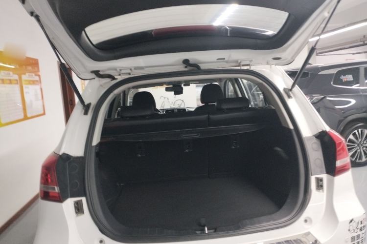 Used Haval H2 2014 1.5T Manual Two-Wheel Drive Elite Edition Trunk