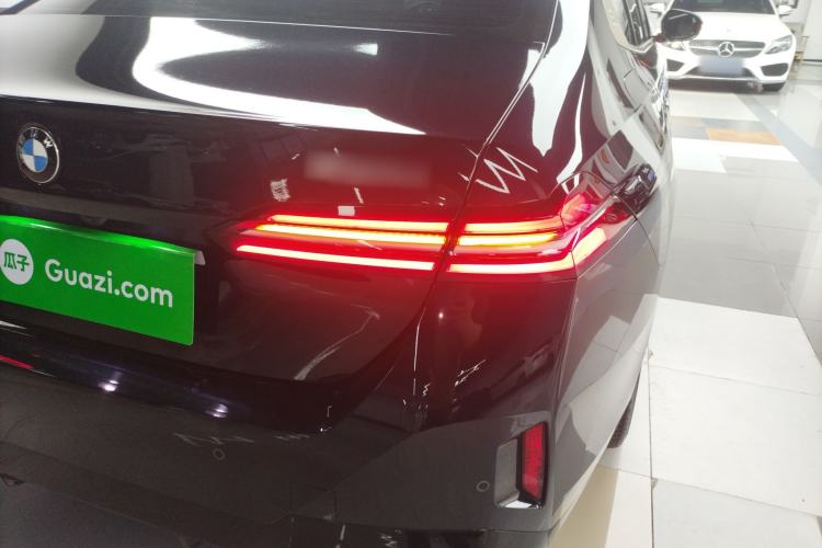 Used BMW 5 Series 2024 530Li Leading Model M Sport Package Exterior 3