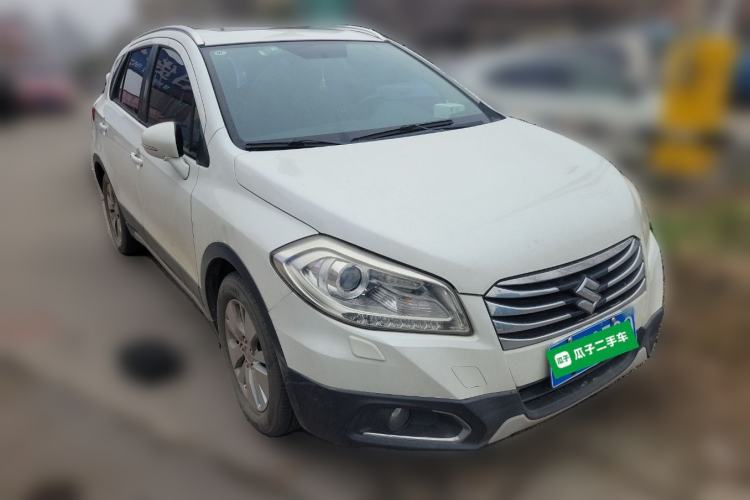 Used Suzuki S-Cross 2014 1.6L CVT Two-Wheel Drive Elite Version Front Right 45 Deg