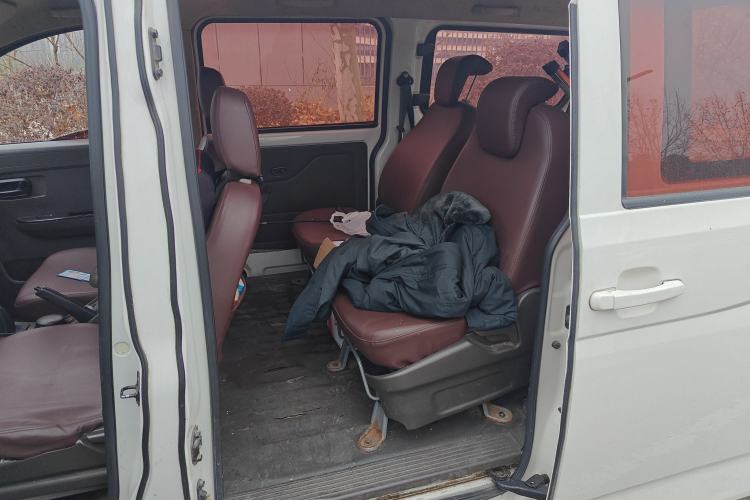 Used Wuling Rongguang V 2016 1.5L Standard Version Left Rear Seat