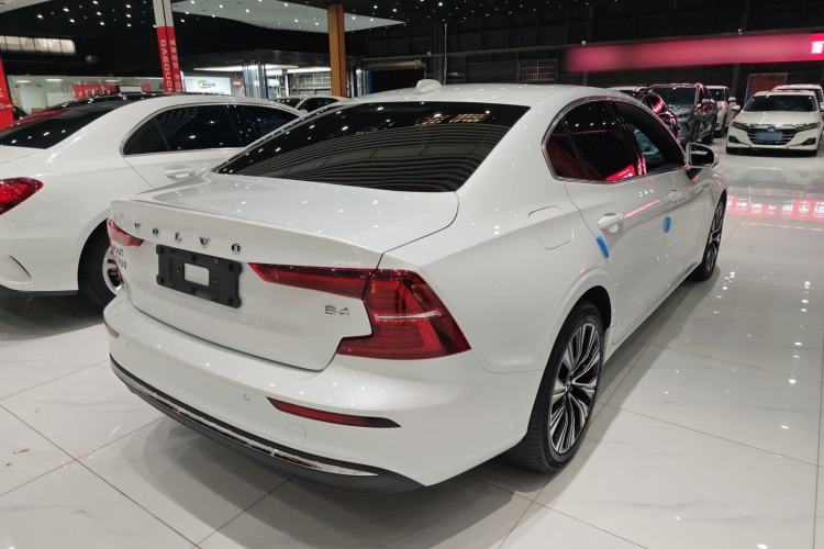 Used Volvo S60 2024 B4 Zhiyuan Luxury Edition
