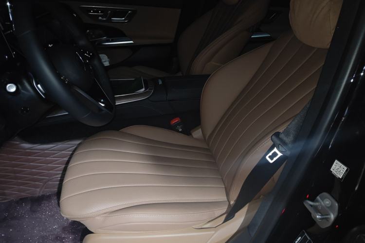 Used Mercedes-Benz E-Class 2025 Facelift E 300 L Luxury Edition
