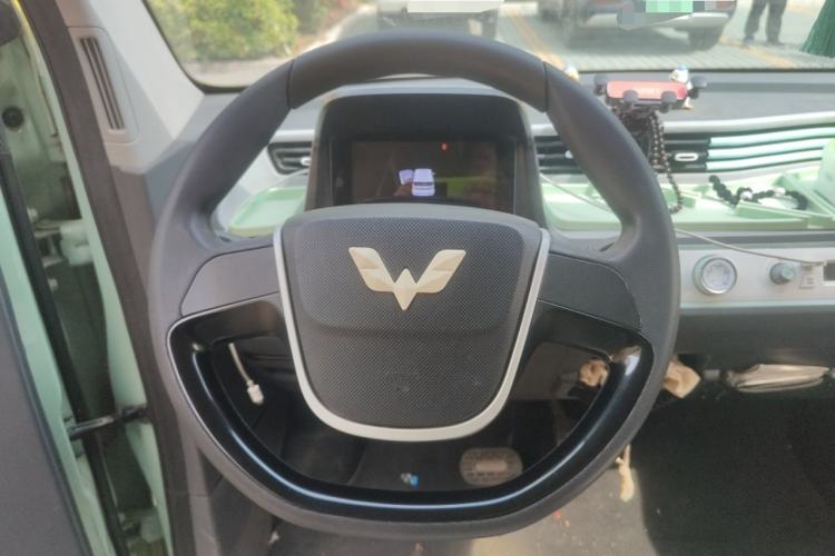 Used Wuling Hongguang MINIEV 2021 Macaron Premium Model – Lithium-NMC Steering Wheel