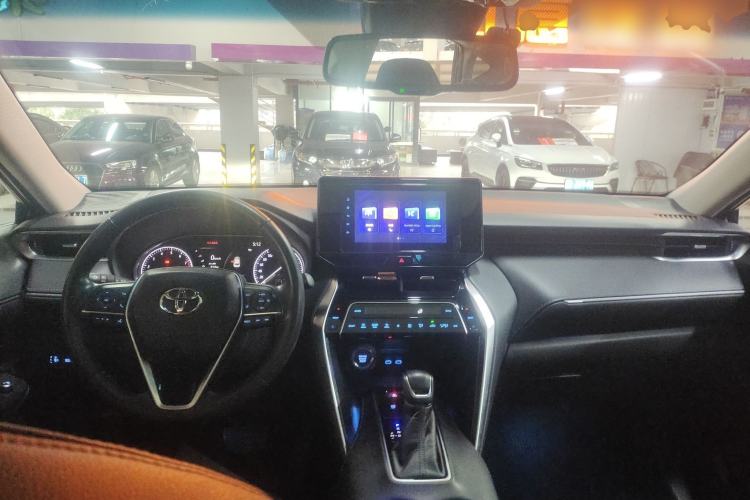 Used Toyota Harrier 2022 2.0L CVT Two-Wheel Drive Luxury Edition