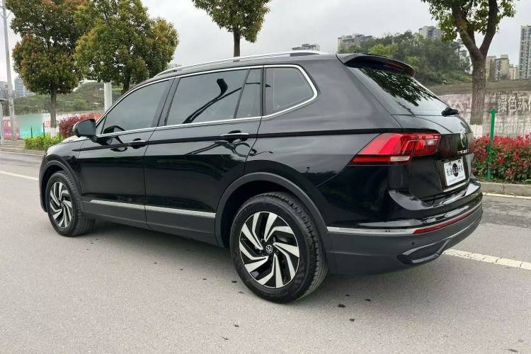 Used Volkswagen Tiguan L 2024 Outstanding Model 300TSI Automatic Two-Wheel Drive Longteng Edition Exterior 3