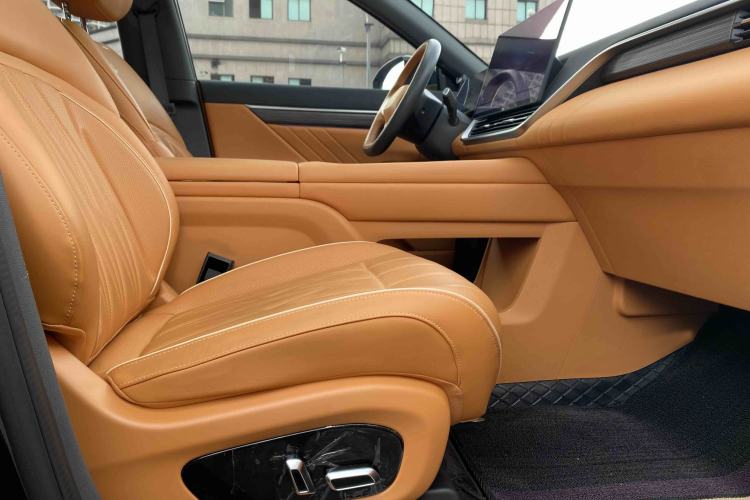 Used Dongfeng eπ eπ008 2025 210 Ultra Range-Extended Version 5 Seats
