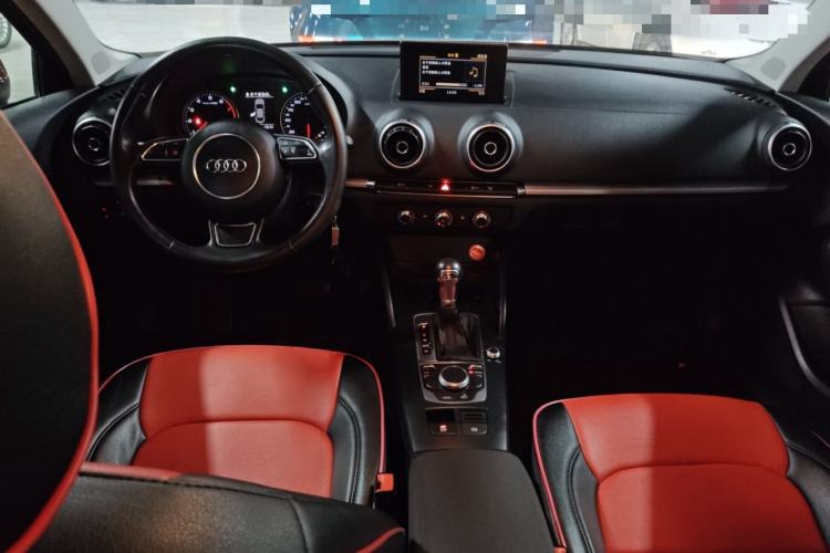 Used Audi A3 2016 Limousine 35 TFSI Prestige Edition Center Console