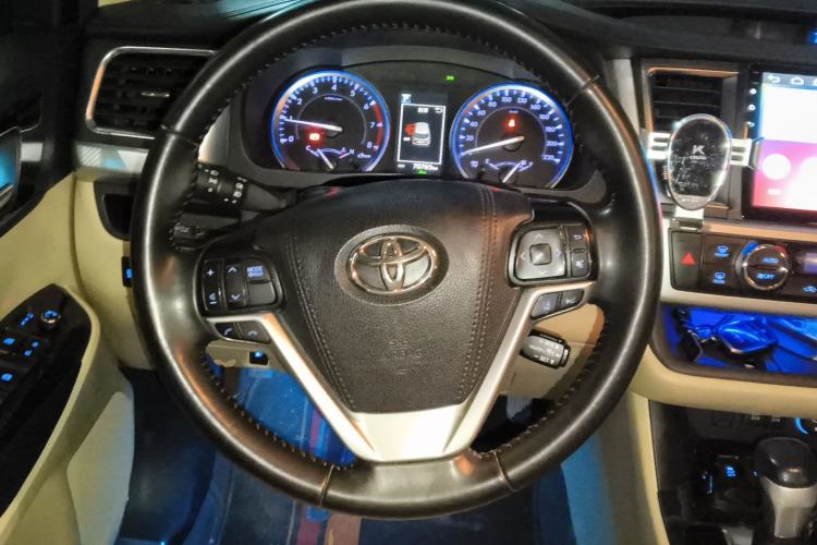 Used Toyota Highlander 2018 2.0T Four-Wheel Drive Luxury Edition 7 Seats China V Emission Standard
