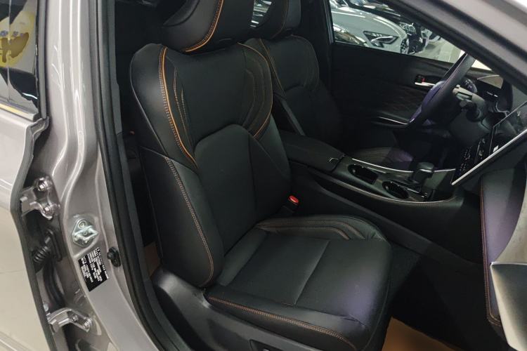 Used Toyota Avalon 2024 Dual-Motor 2.0L Luxury Edition
