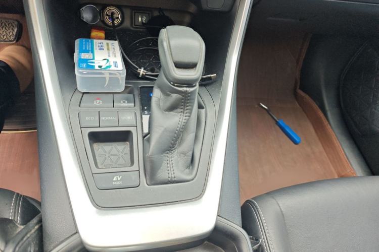 Used Toyota Wildlander 2020 Dual-Engine 2.5L E-CVT Two-Wheel Drive Luxury Edition