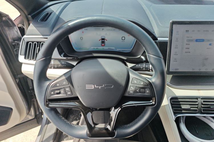 Used BYD Song PLUS New Energy 2023 Champion Edition EV 520KM Prestige Model Steering Wheel