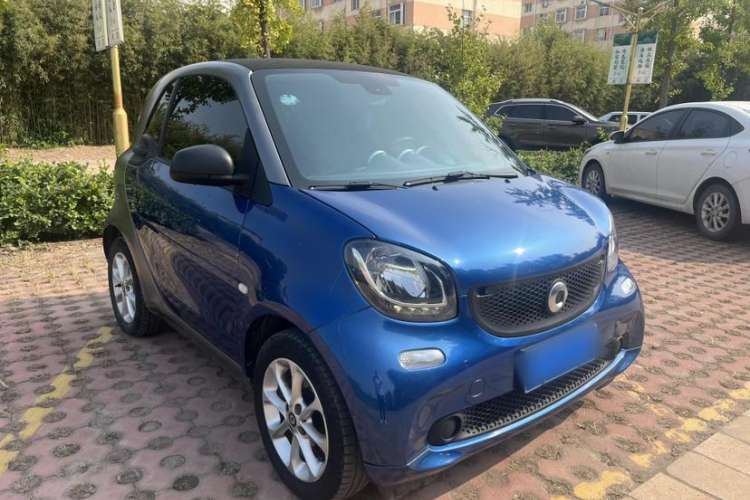 Used smart fortwo 2015 1.0L 52 kW hardtop Dynamic version