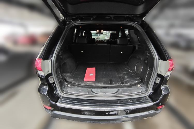 Used Jeep Grand Cherokee 2014 3.6L Elite Navigation Edition Trunk