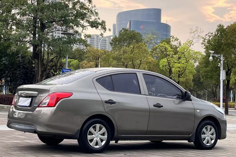 Used Nissan Sunny 2014 1.5XE CVT Elite Edition Exterior 5