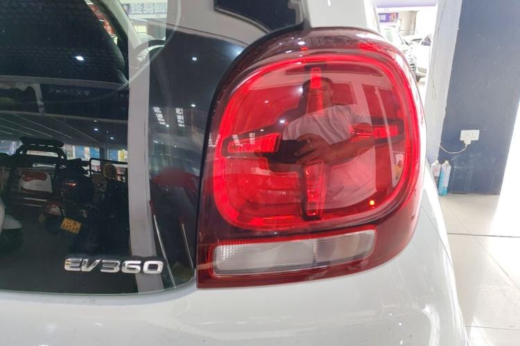 Used Roewe Clever 2021 302 km New Four-Seater Super-Efficient Version