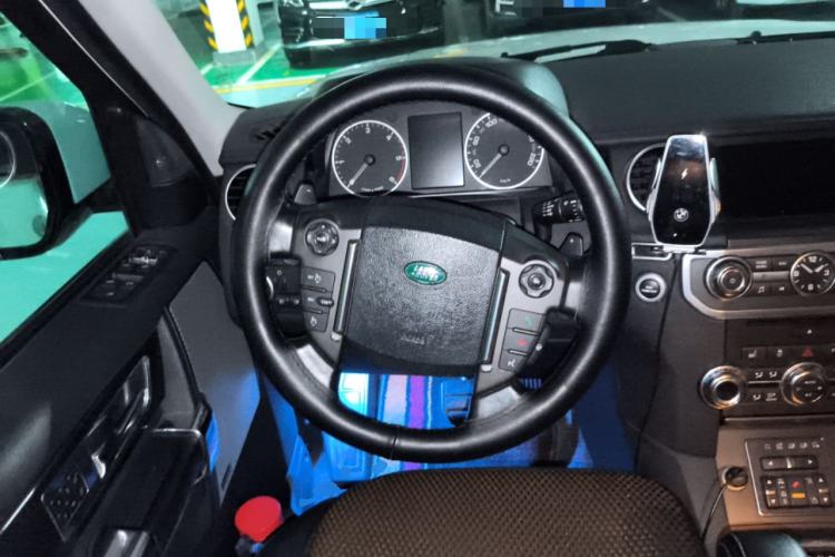 Used Land Rover Discovery 2013 3.0 SDV6 HSE Diesel Edition Steering Wheel