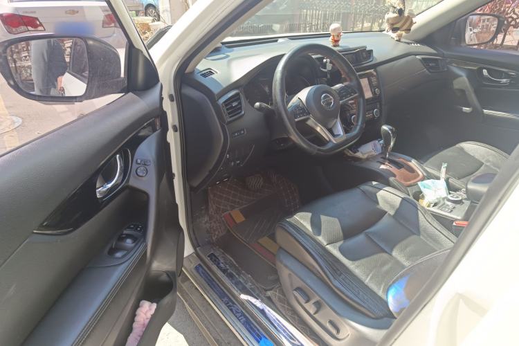 Used Nissan X-Trail 2017 2.5L CVT Leading Edition 4WD Driver Seat