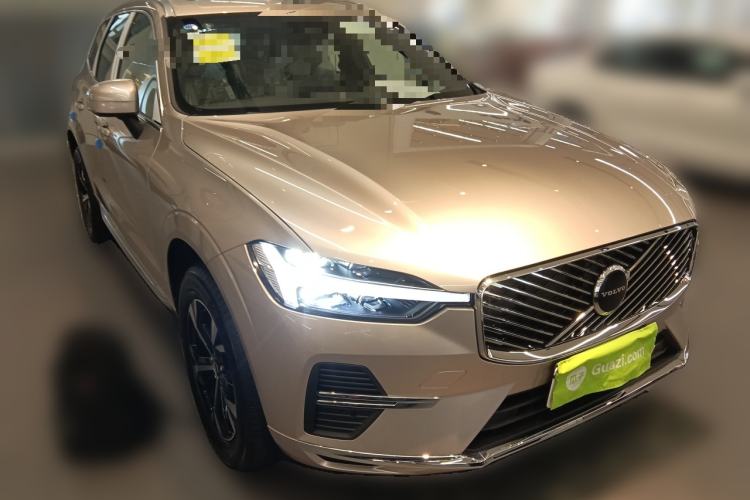 Used Volvo XC60 2026 B5 4x4 Smart Luxury Edition Front Right 45 Deg